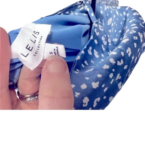 Size small le lis wrap romper in excellent like new condition​ - Picture 5 of 5